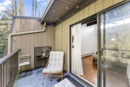 327 9101 Horne Street, Burnaby, BC