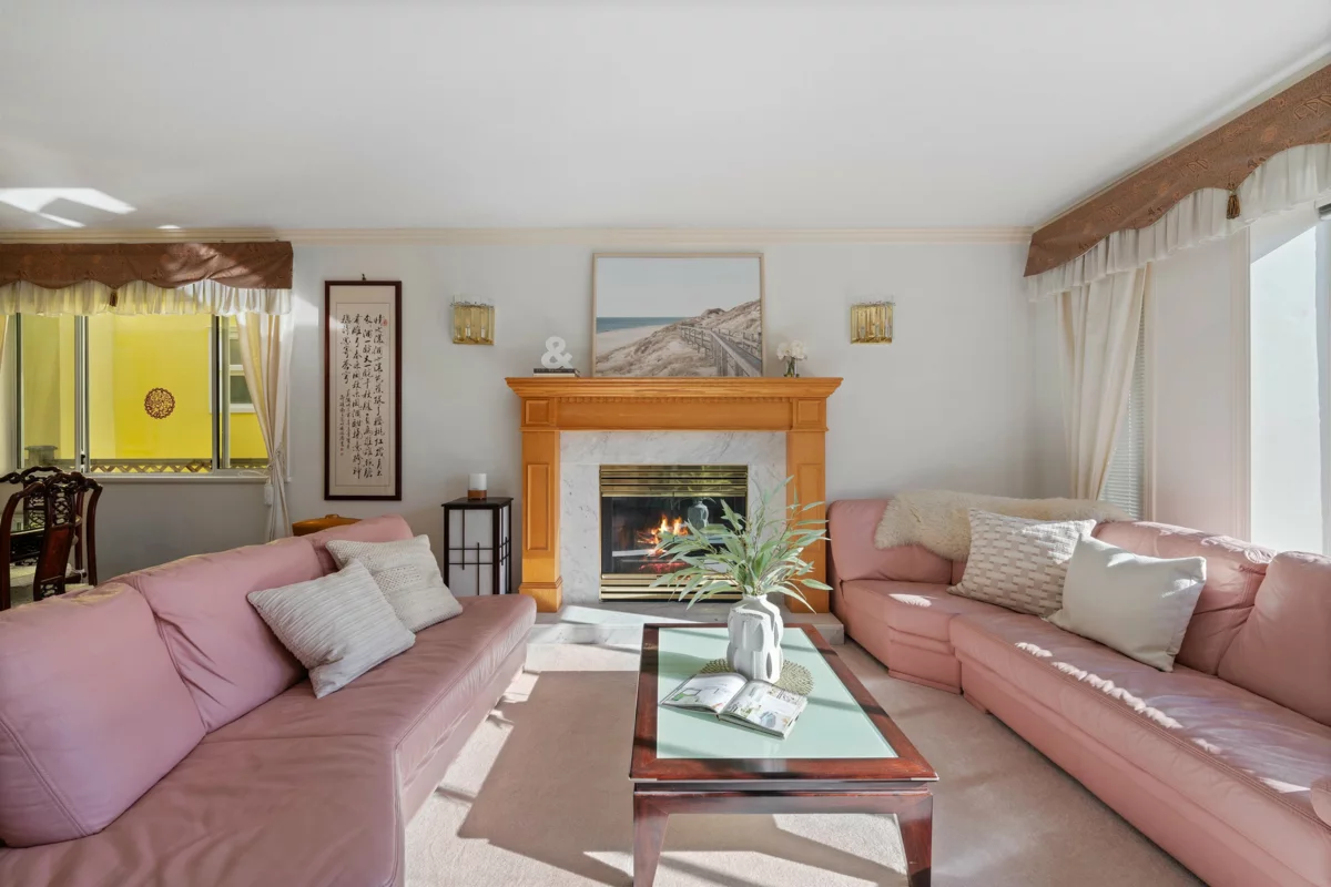 Living Room Photo of 2133 W 49th Avenue, Vancouver, BC