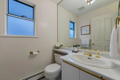 Guest Bathroom Photo of 2133 W 49th Avenue, Vancouver, BC