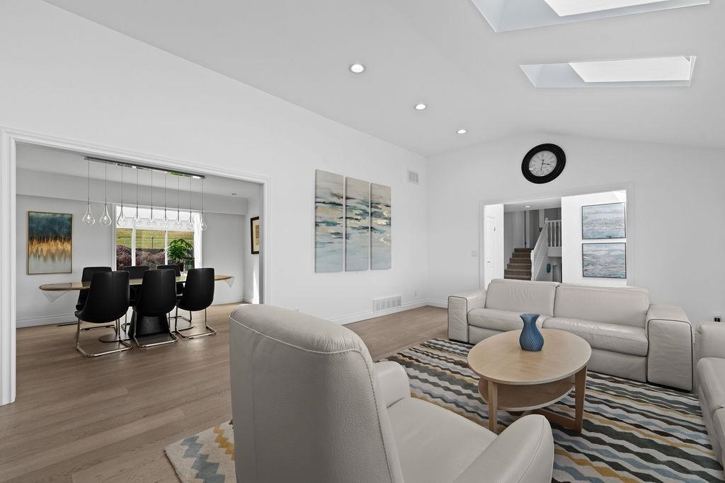 Dining Area Photo of 685 King Georges Way, West Vancouver, BC