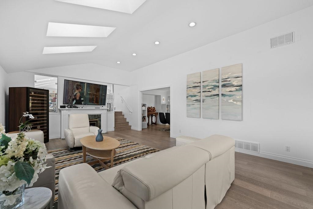 Kitchen Photo of 685 King Georges Way, West Vancouver, BC