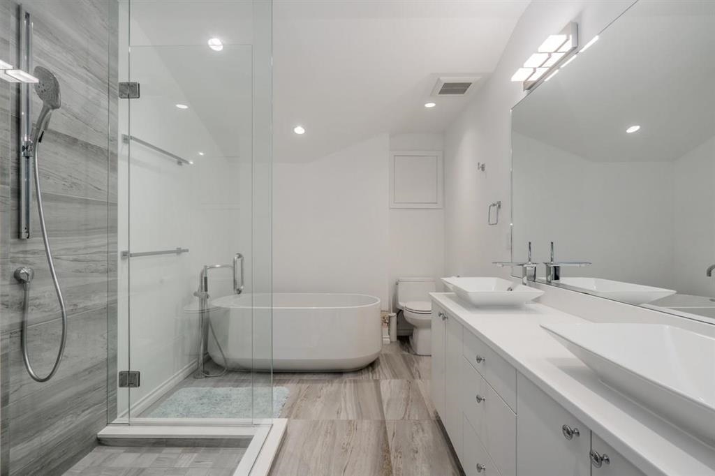 Staircase Photo of 685 King Georges Way, West Vancouver, BC