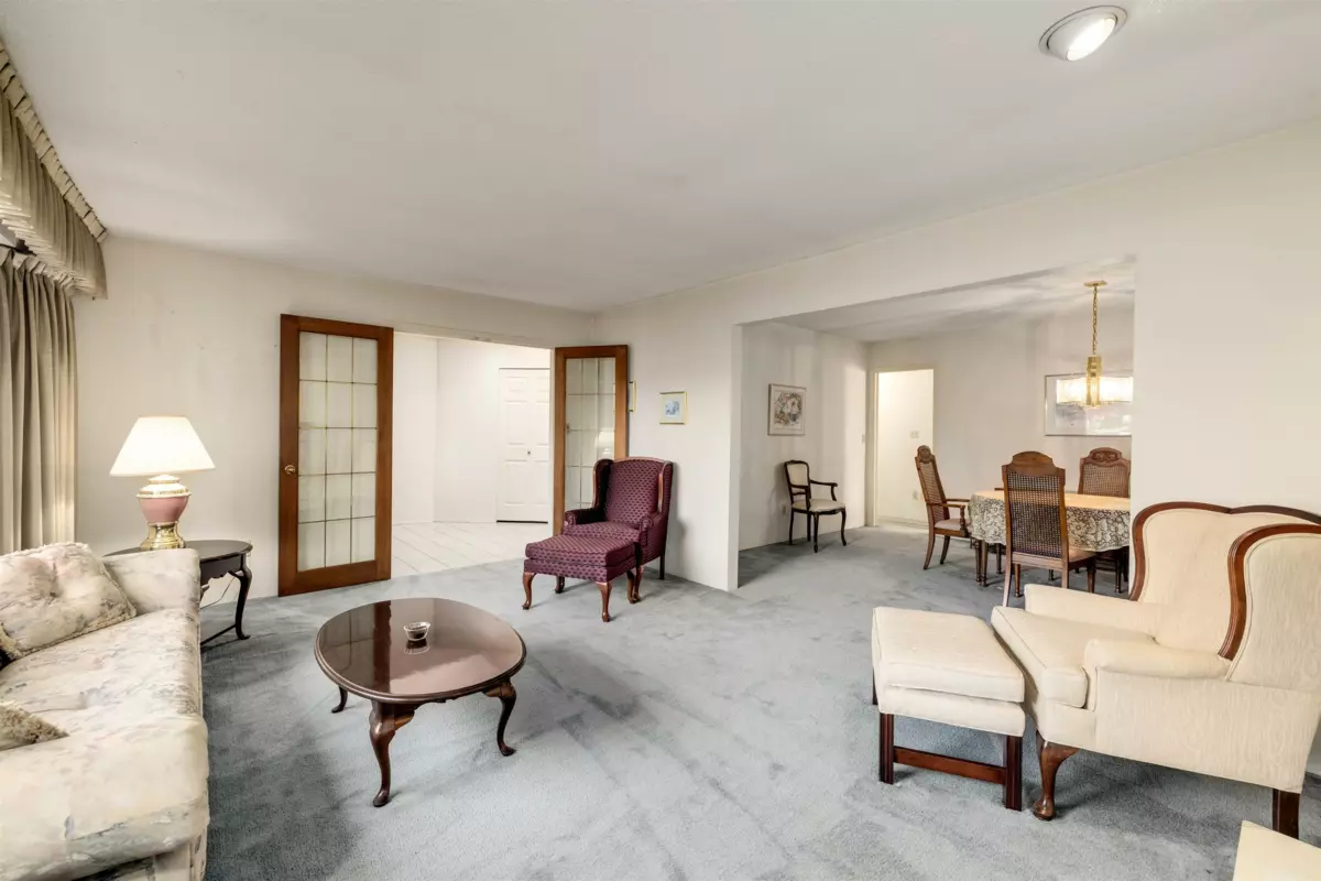 Dining Area Photo of 10740 Agassiz Court, Richmond, BC