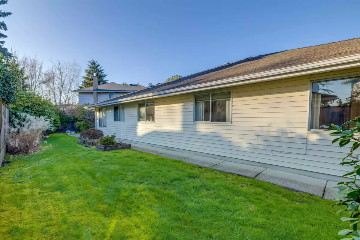 Entry Foyer Photo of 10740 Agassiz Court, Richmond, BC