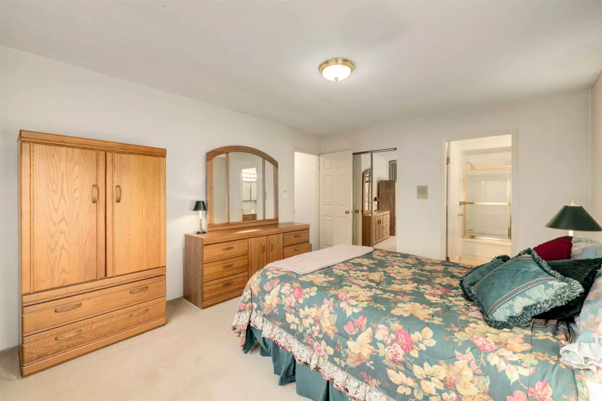 Guest Bathroom Photo of 10740 Agassiz Court, Richmond, BC