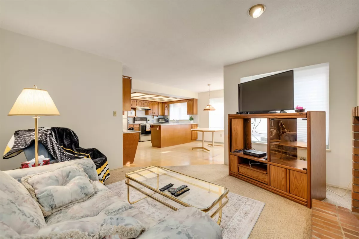 Walk-In Closet Photo of 10740 Agassiz Court, Richmond, BC