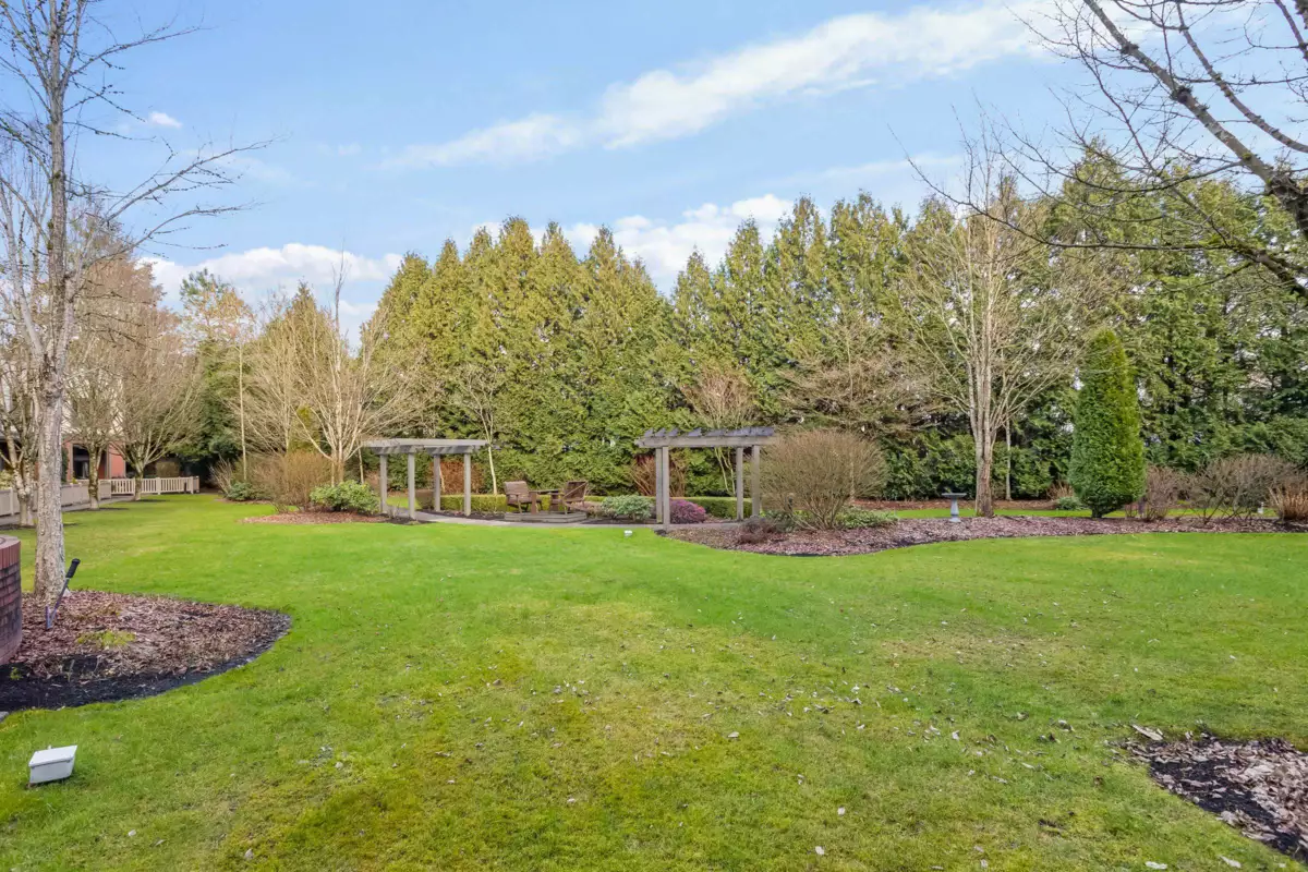 Entry Foyer Photo of 404 8880 202 Street, Langley, BC