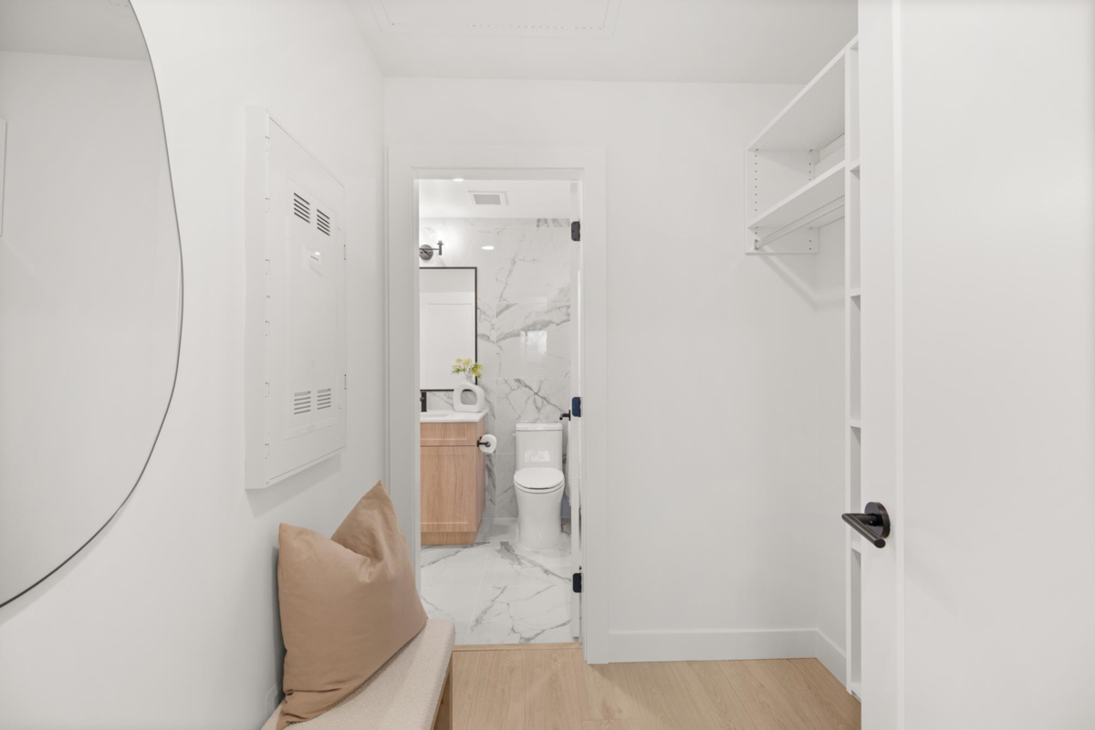 Powder Room Photo of 107 19911 76 Avenue, Langley, BC