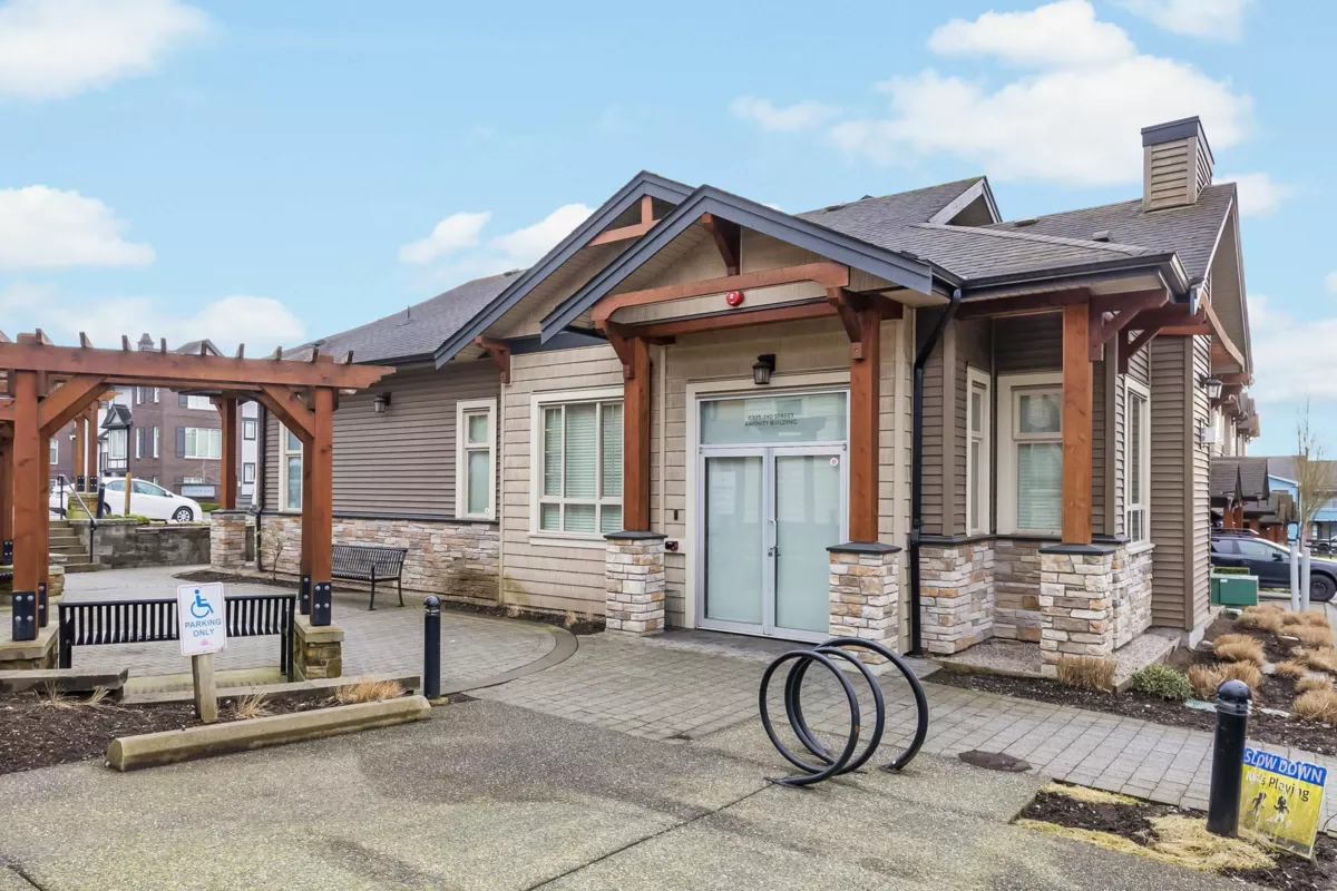 Entry Foyer Photo of 18 11305 240 Street, Maple Ridge, BC