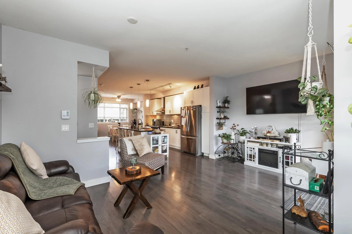 Kitchen Photo of 18 11305 240 Street, Maple Ridge, BC