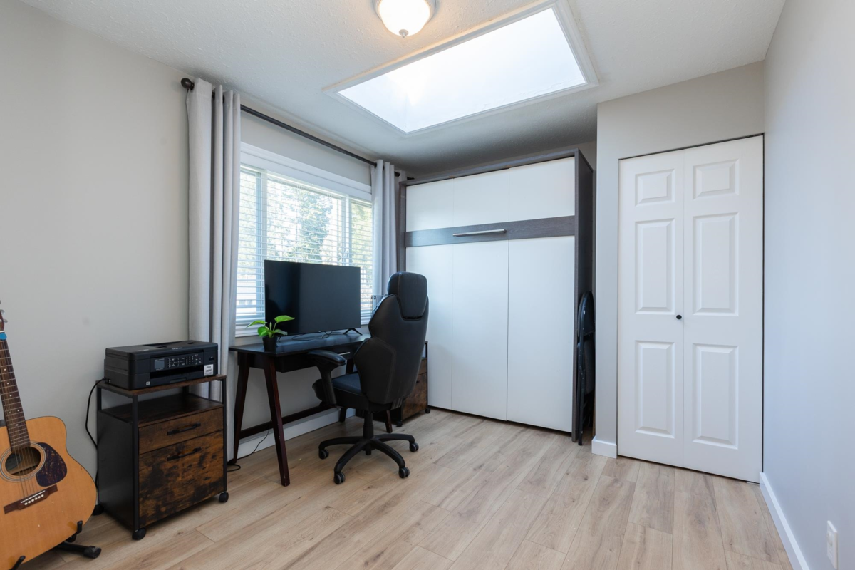 Powder Room Photo of 4638 198c Street, Langley, BC