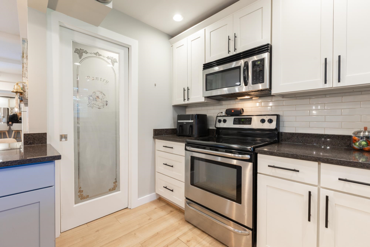 Primary Bathroom Photo of 4638 198c Street, Langley, BC