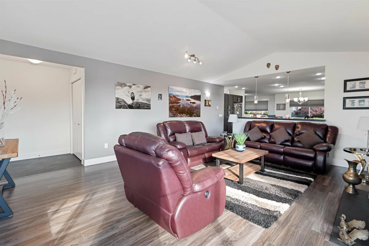 Guest Bathroom Photo of 6252 Oracle Road, Sechelt, BC