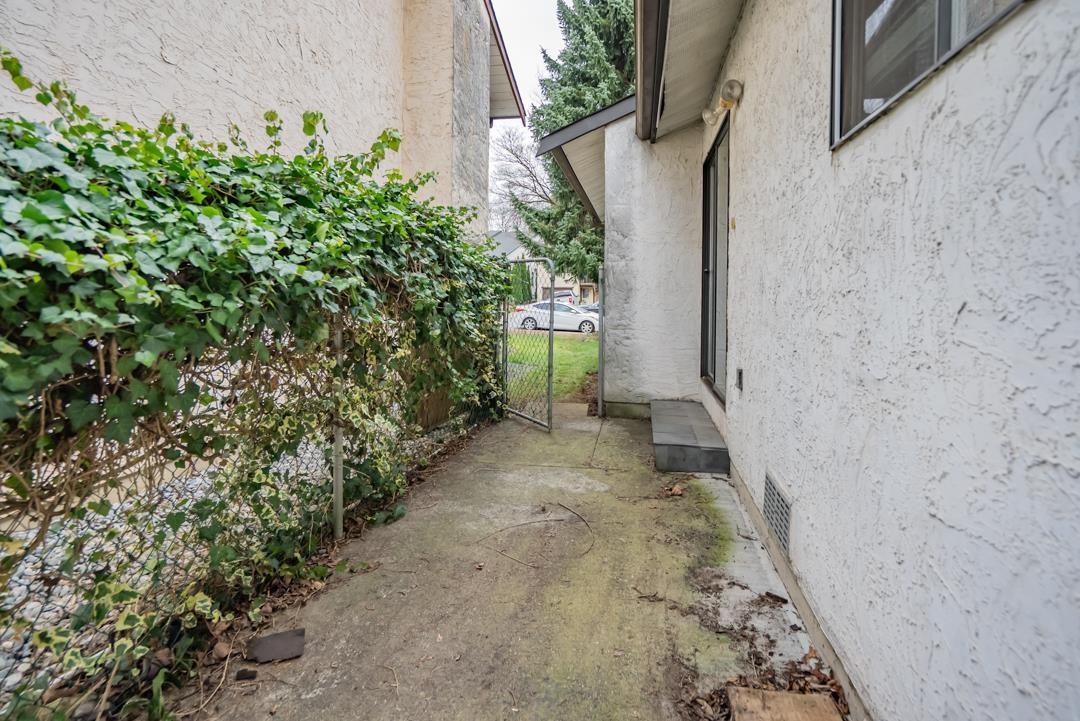 Hallway Photo of 34899 Glenn Mountain Drive, Abbotsford, BC