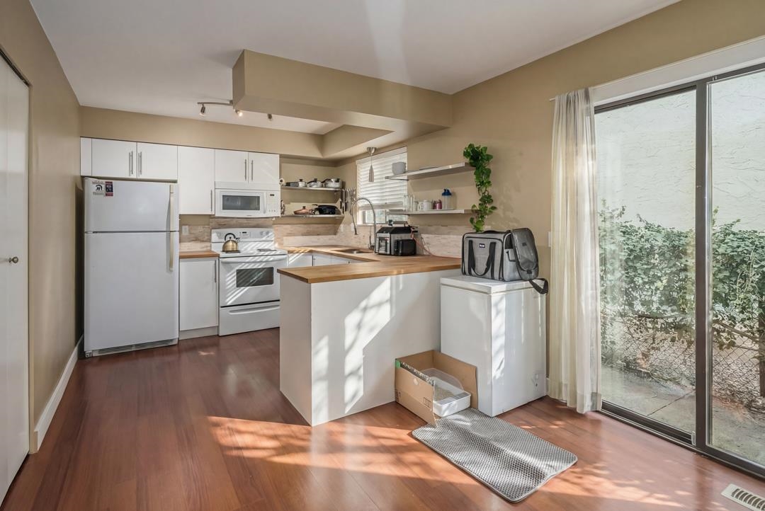 Primary Bathroom Photo of 34899 Glenn Mountain Drive, Abbotsford, BC