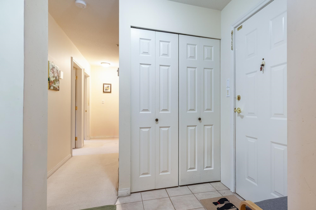 Breakfast Nook Photo of 310 5855 Cowrie Street, Sechelt, BC