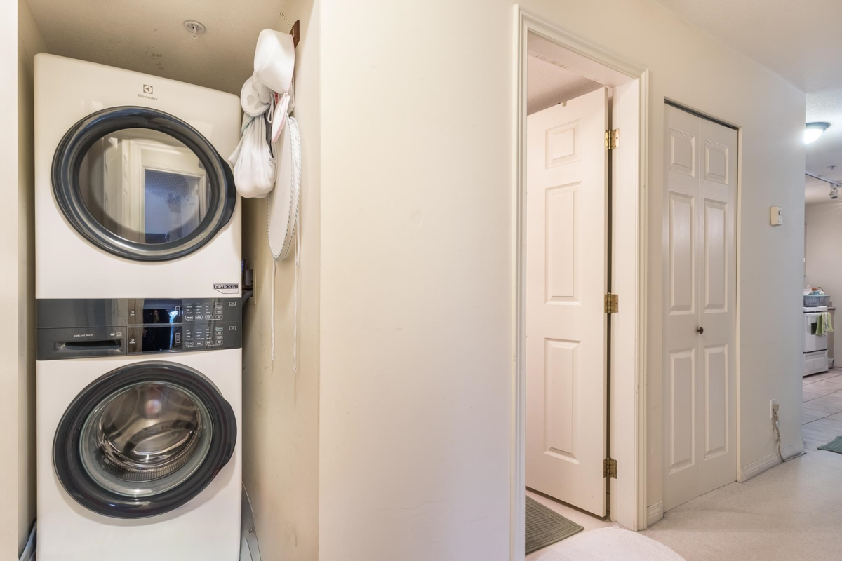 Laundry Room Photo of 310 5855 Cowrie Street, Sechelt, BC