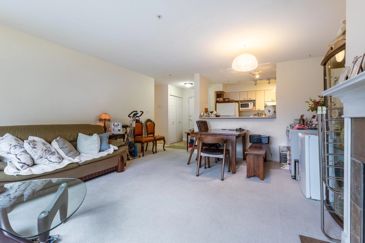 Primary Bedroom Photo of 310 5855 Cowrie Street, Sechelt, BC