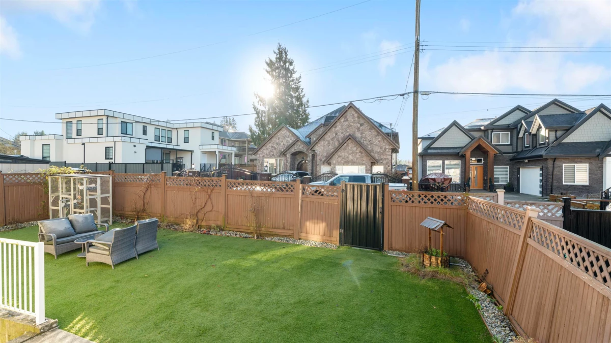Backyard Photo of 12572 62b Avenue, Surrey, BC