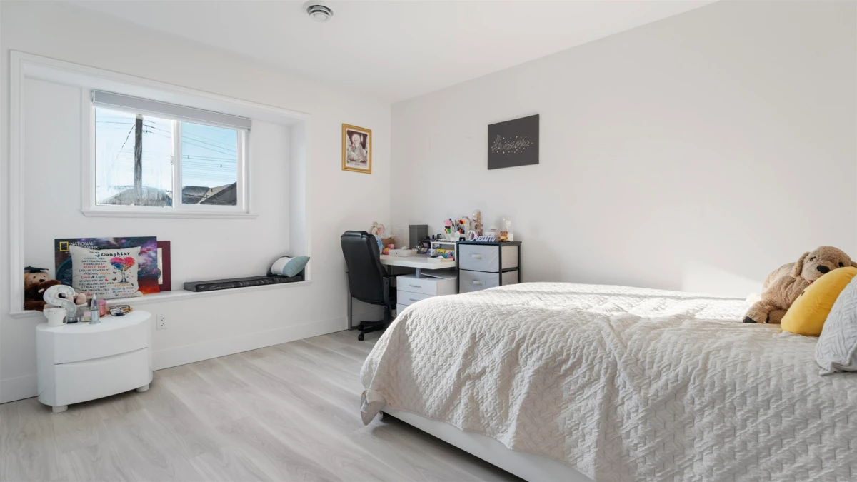 Basement Recreation Room Photo of 12572 62b Avenue, Surrey, BC