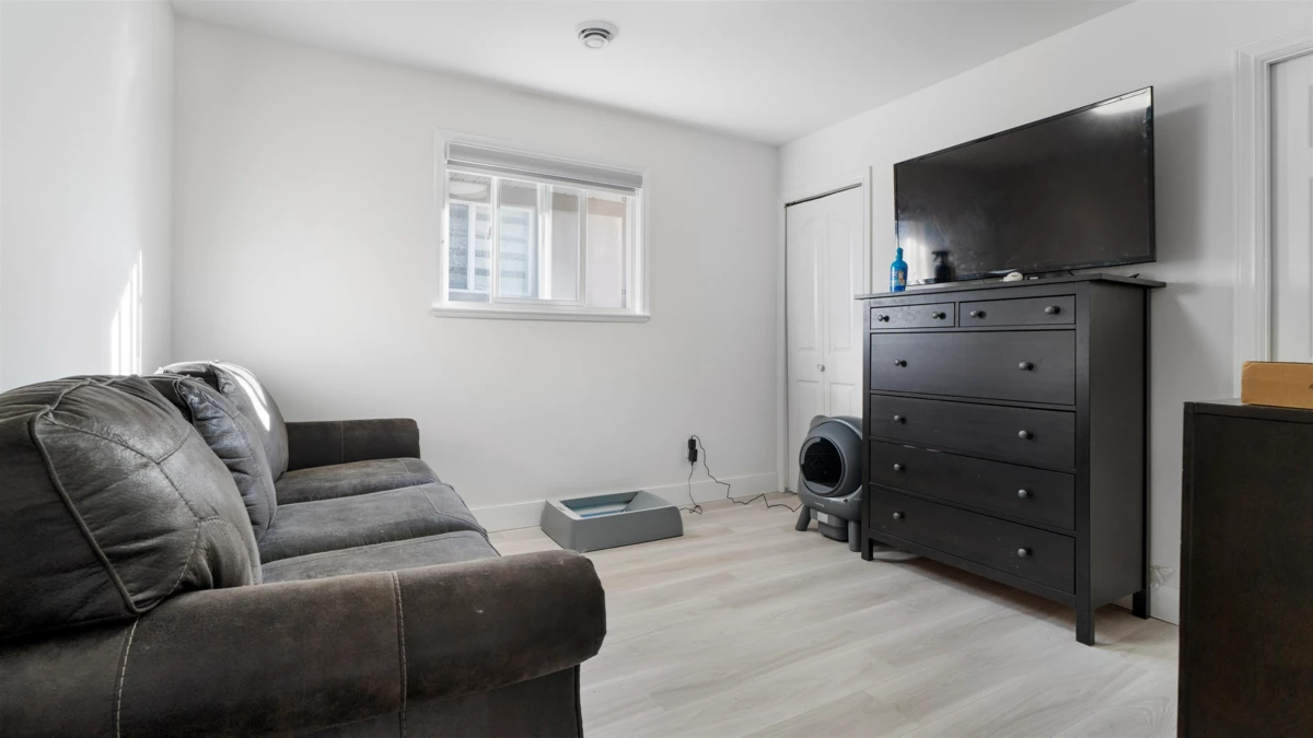 Hallway Photo of 12572 62b Avenue, Surrey, BC