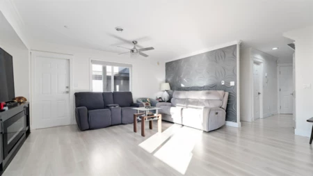 Breakfast Nook Photo of 12572 62b Avenue, Surrey, BC