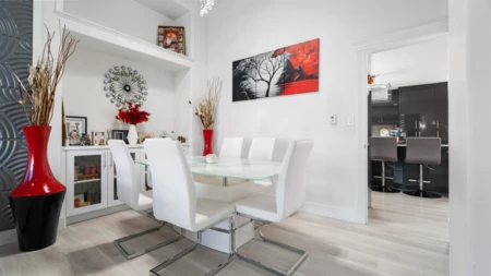 Kitchen Island Photo of 12572 62b Avenue, Surrey, BC