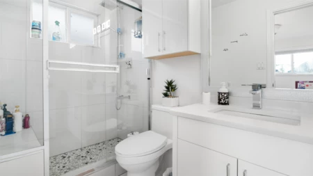 Laundry Room Photo of 12572 62b Avenue, Surrey, BC