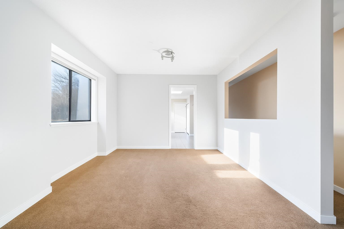 Dining Area Photo of 3003 NW Sunnyhurst Road, North Vancouver, BC
