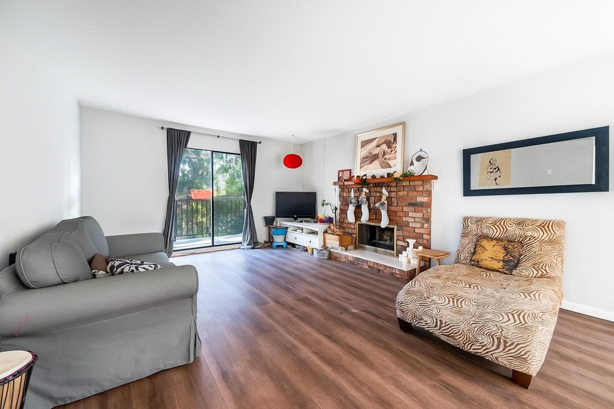 Family Room Photo of 3003 NW Sunnyhurst Road, North Vancouver, BC