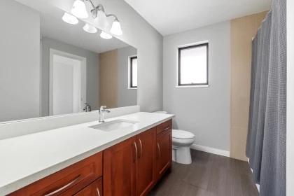 Primary Bathroom Photo of 3003 NW Sunnyhurst Road, North Vancouver, BC