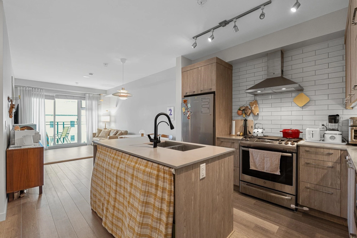 Family Room Photo of 512 1012 Auckland Street, New Westminster, BC