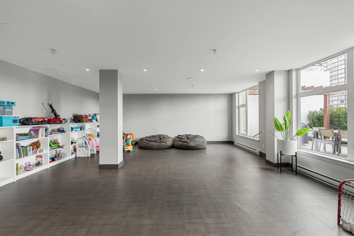 Mudroom Photo of 512 1012 Auckland Street, New Westminster, BC