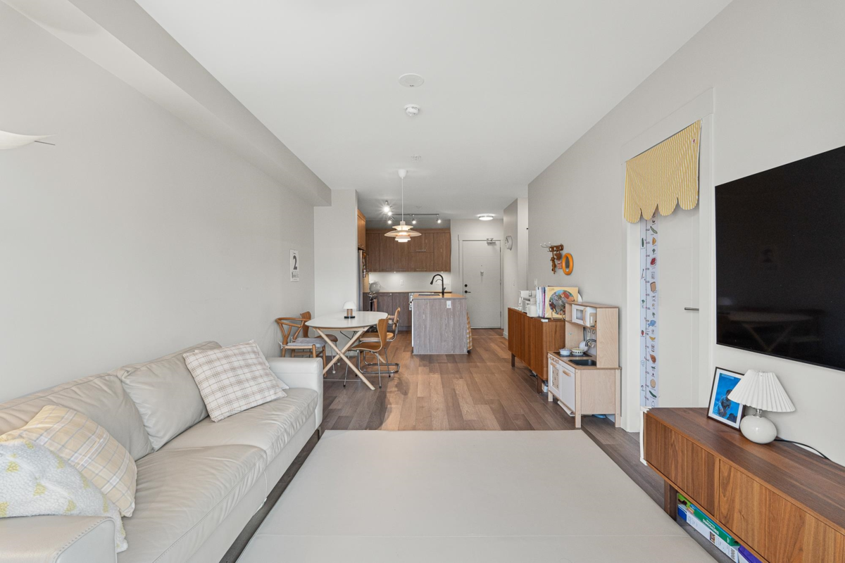 Primary Bathroom Photo of 512 1012 Auckland Street, New Westminster, BC