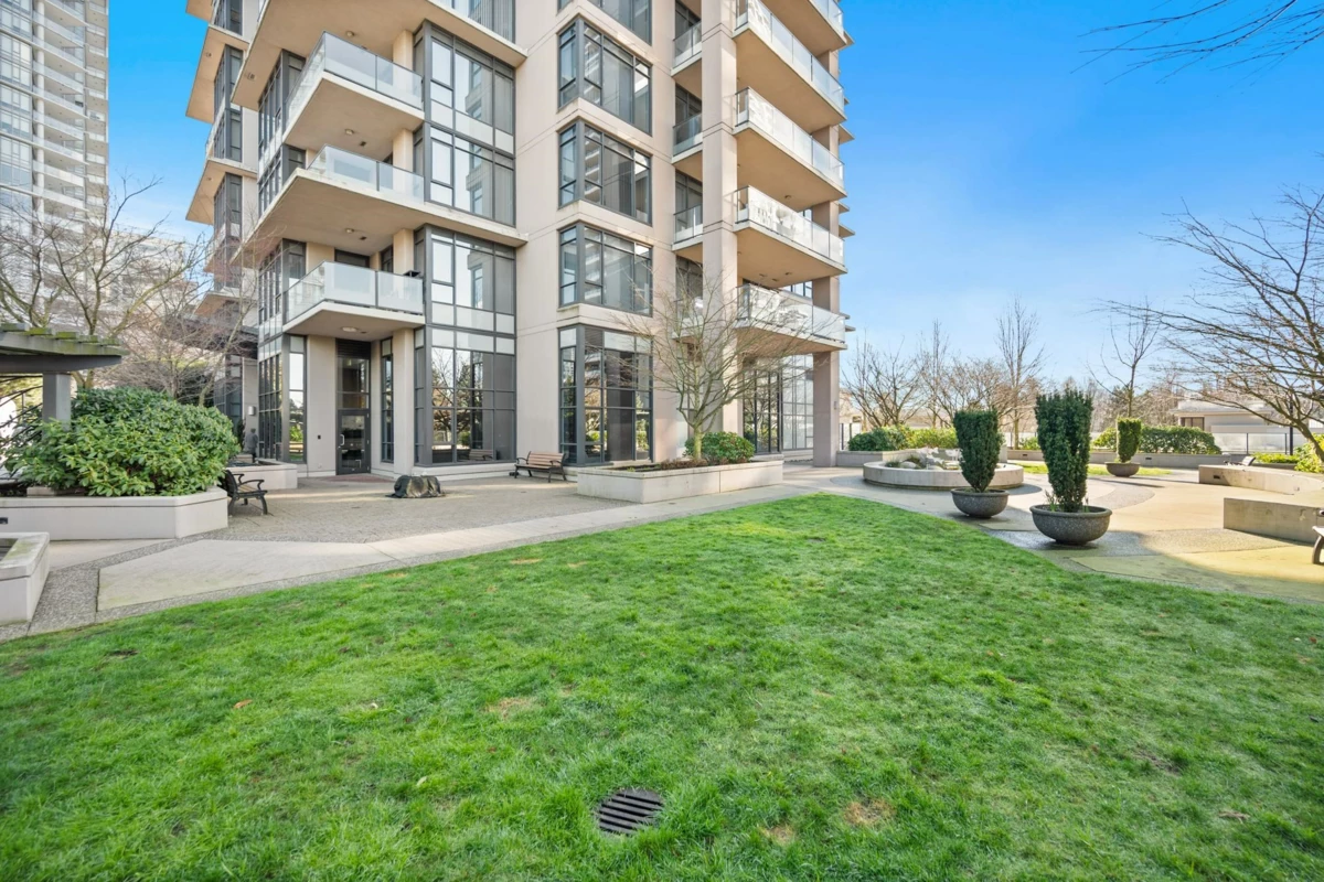 Community Amenities Photo (Clubhouse) of 2006 2077 Rosser Avenue, Burnaby, BC