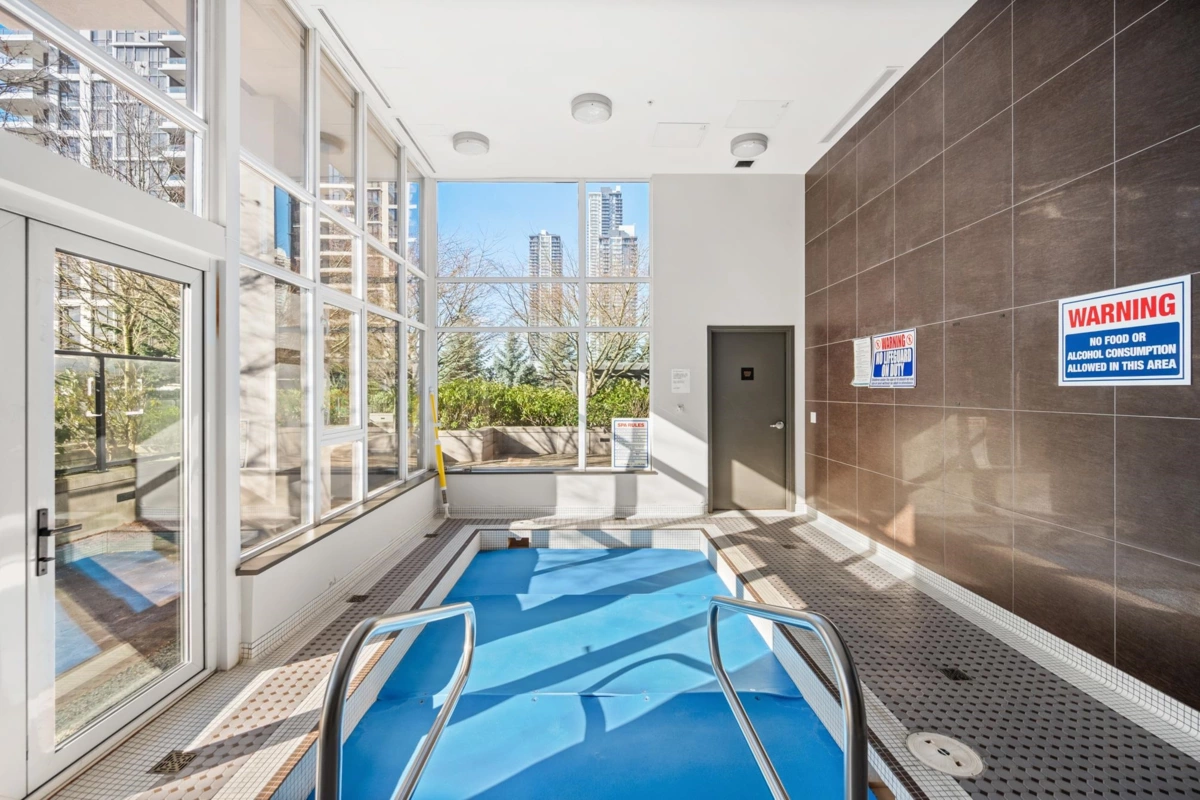 Swimming Pool Photo of 2006 2077 Rosser Avenue, Burnaby, BC