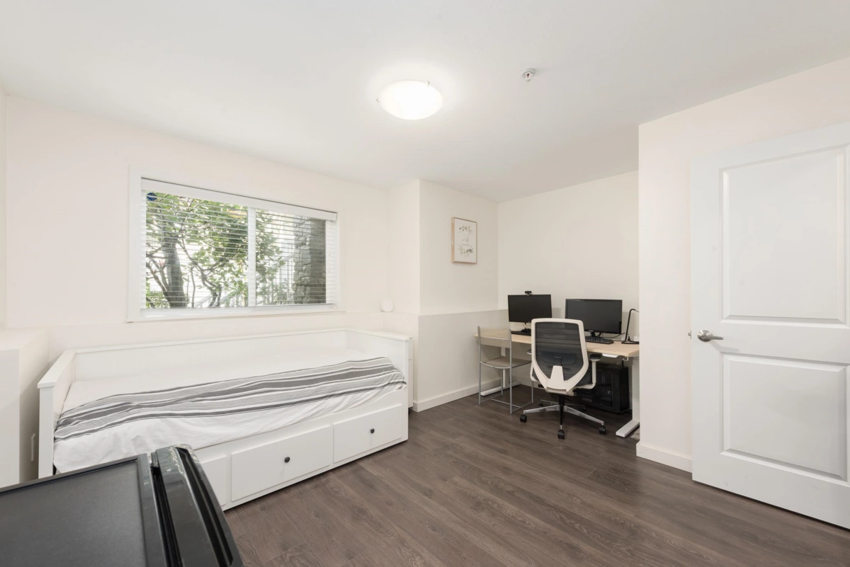 Garage Interior Photo of 319 W 59th Avenue, Vancouver, BC
