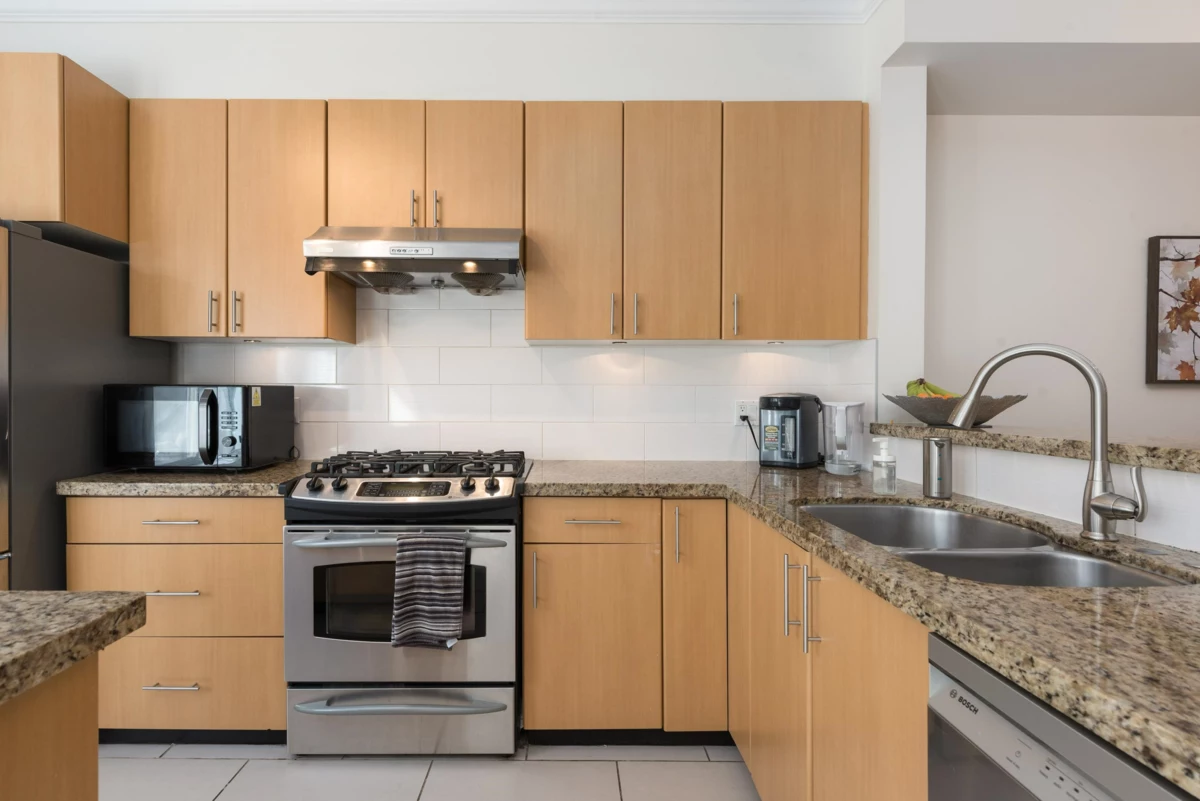 Living Room Photo of 319 W 59th Avenue, Vancouver, BC