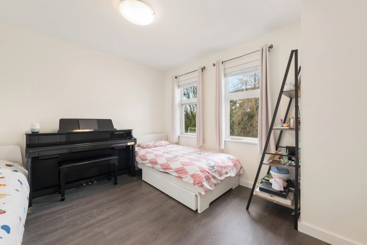 Powder Room Photo of 319 W 59th Avenue, Vancouver, BC