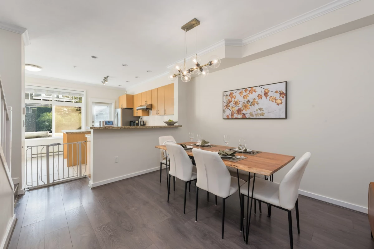 Primary Bathroom Photo of 319 W 59th Avenue, Vancouver, BC