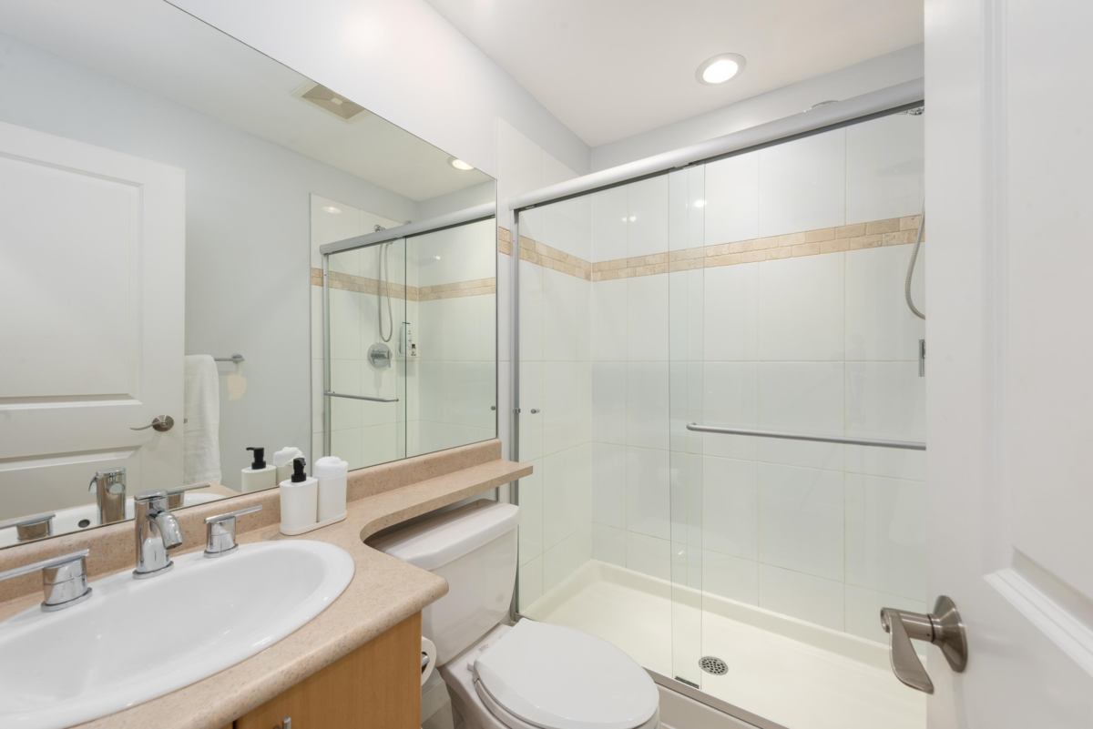 Staircase Photo of 319 W 59th Avenue, Vancouver, BC