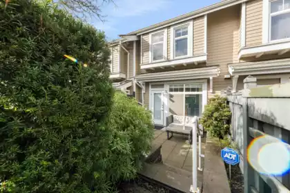 Hot Tub / Spa Photo of 319 W 59th Avenue, Vancouver, BC