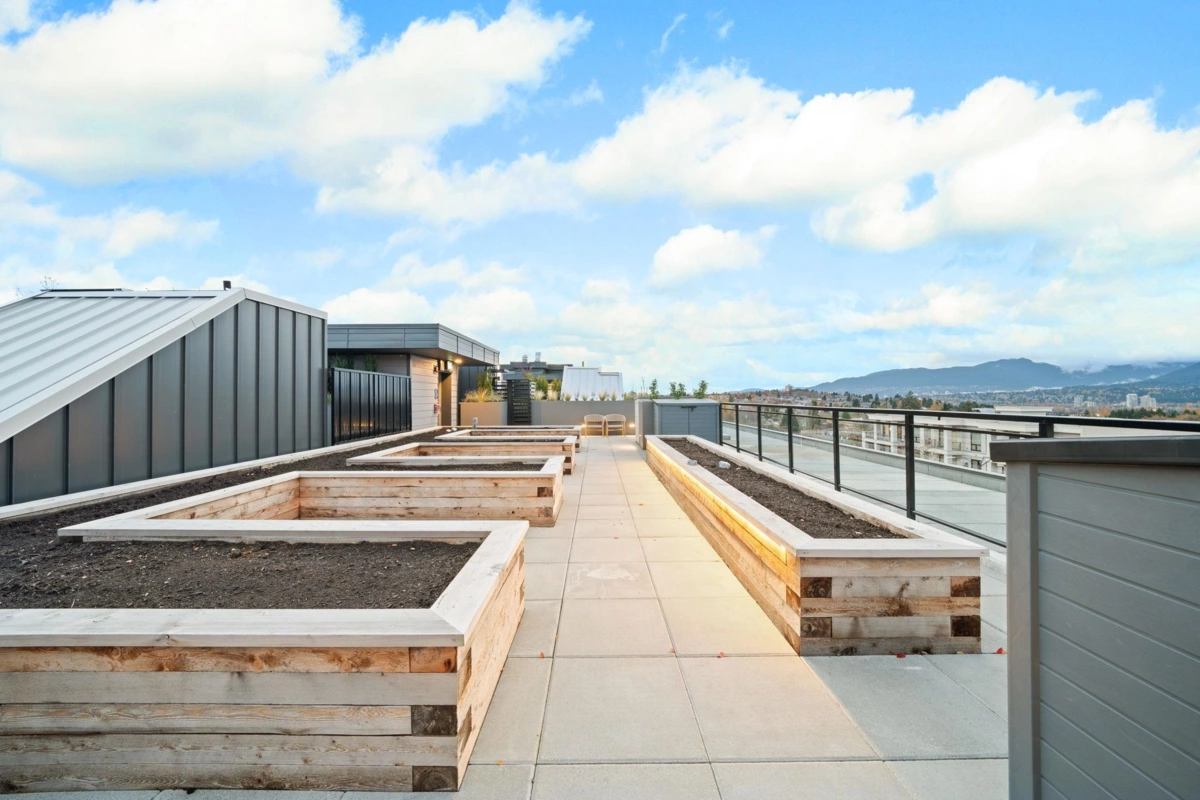 Aerial View of 419 4788 Hastings Street, Burnaby, BC