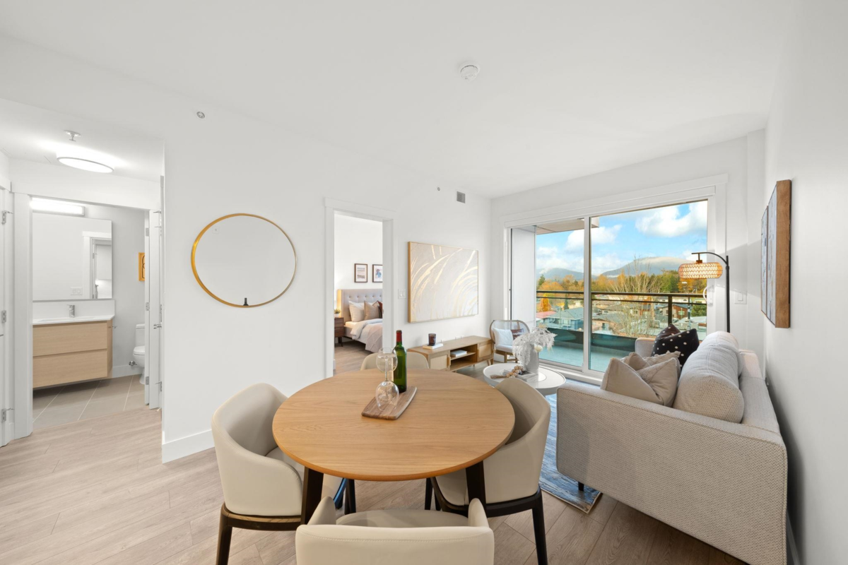 Dining Area Photo of 419 4788 Hastings Street, Burnaby, BC