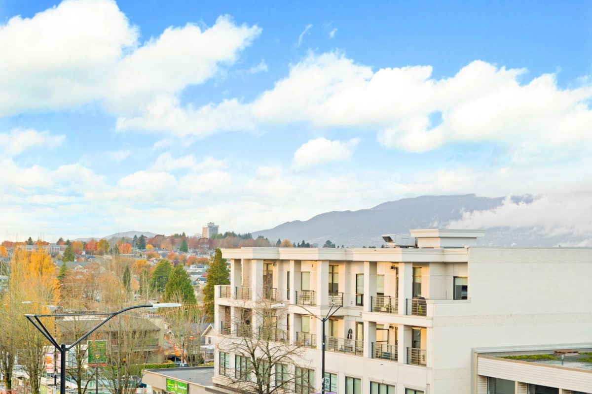 Garden / Landscaping Photo of 419 4788 Hastings Street, Burnaby, BC