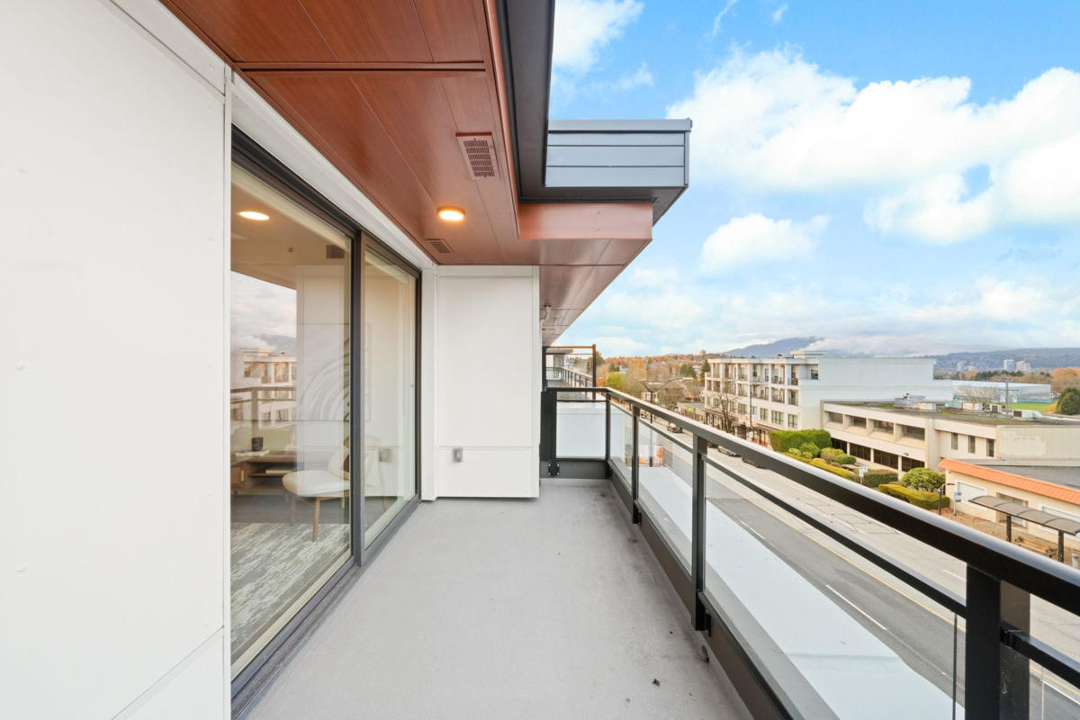 Outdoor Patio Photo of 419 4788 Hastings Street, Burnaby, BC