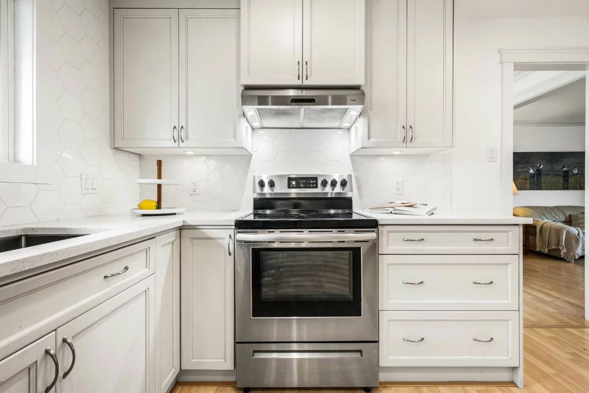 Breakfast Nook Photo of 8515 Howard Crescent, Chilliwack, BC