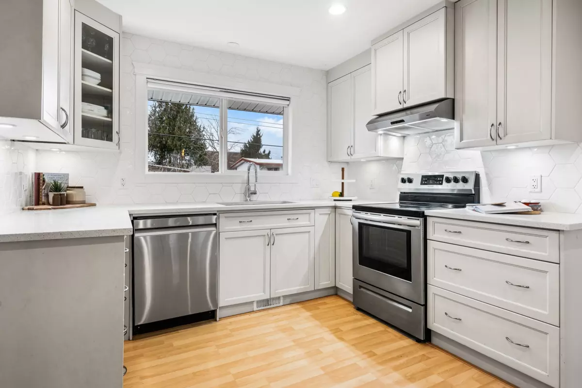 Kitchen Island Photo of 8515 Howard Crescent, Chilliwack, BC