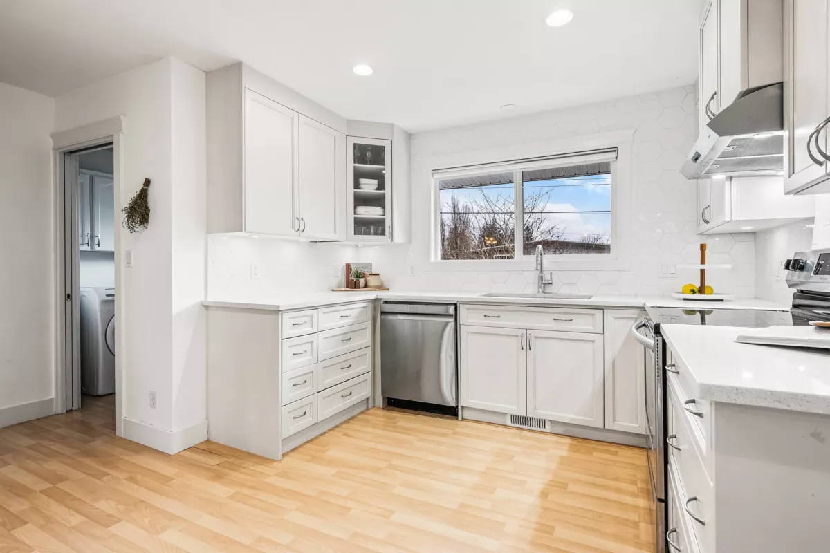 Kitchen Photo of 8515 Howard Crescent, Chilliwack, BC