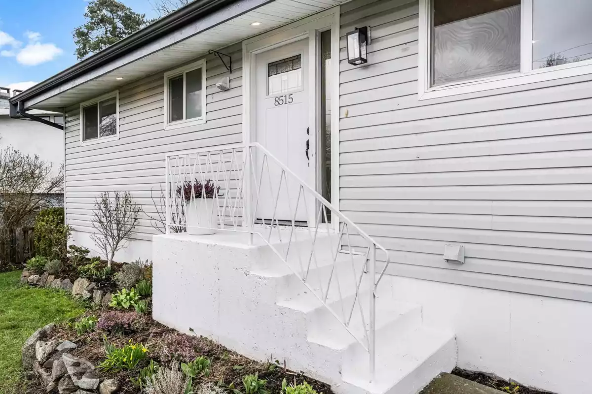 Living Room Photo of 8515 Howard Crescent, Chilliwack, BC